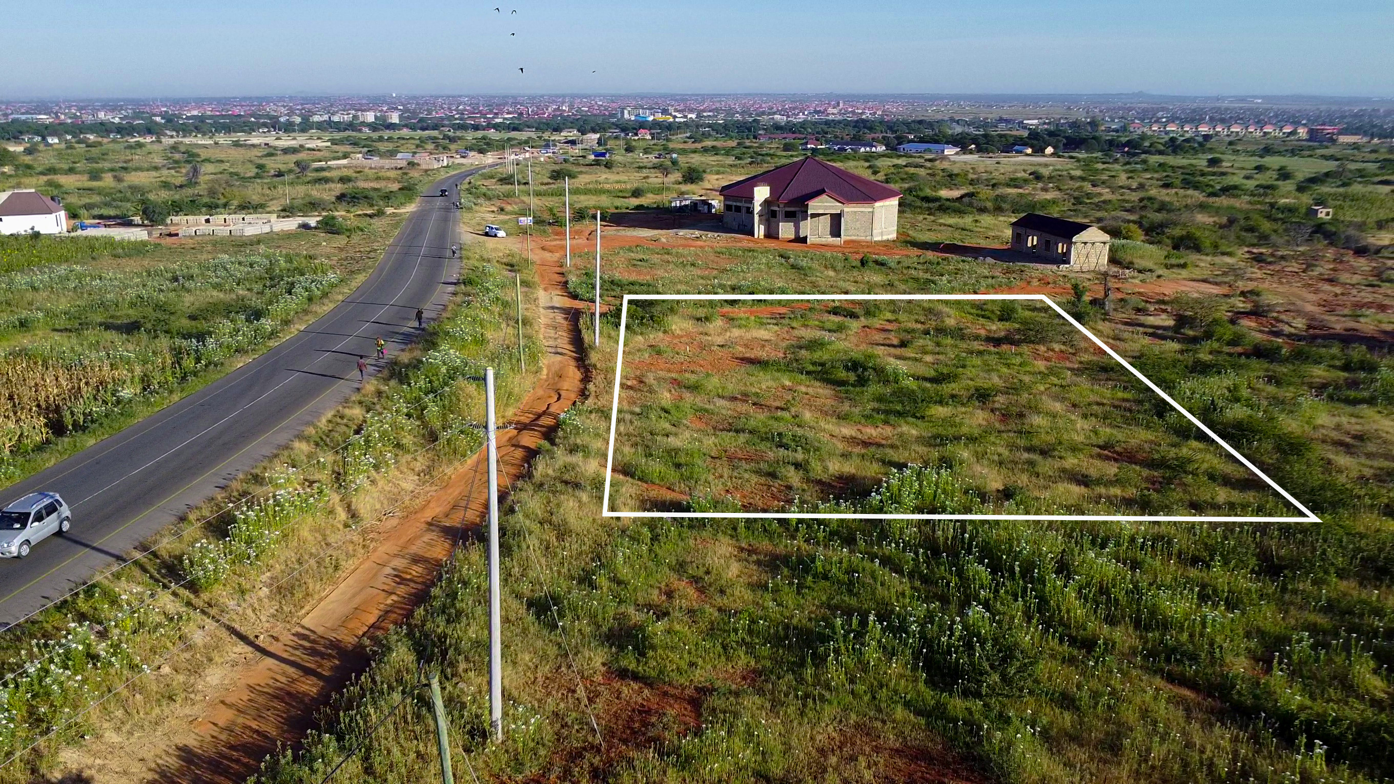 KIWANJA KINAUZWA NZUGUNI DODOMA — image 3